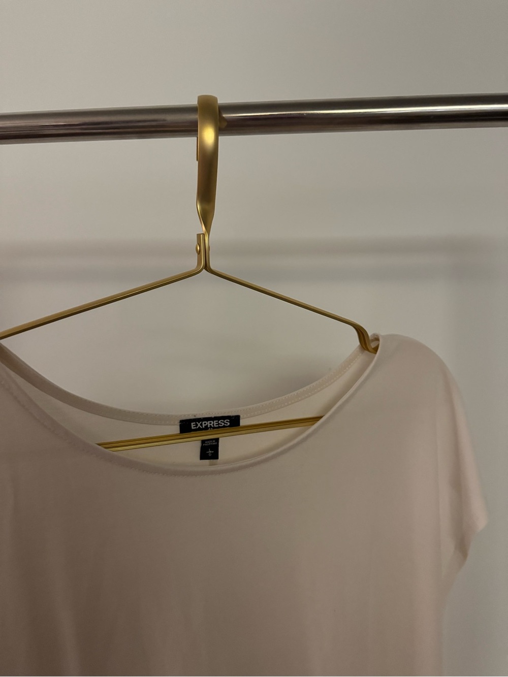 Express Short Sleeve Scoop Neck Top in Soft Ivory